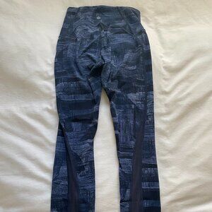 Lululemon High Rise 25" Leggings, size 4